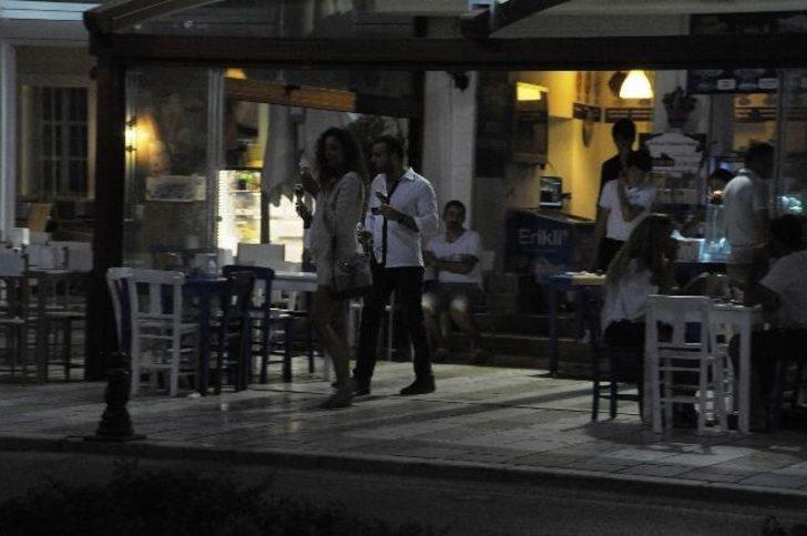 Azra Akın Ve Sevgilisi Bodrum’da G4