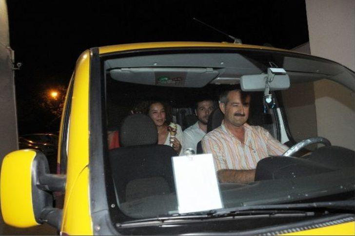 Azra Akın Ve Sevgilisi Bodrum’da G1