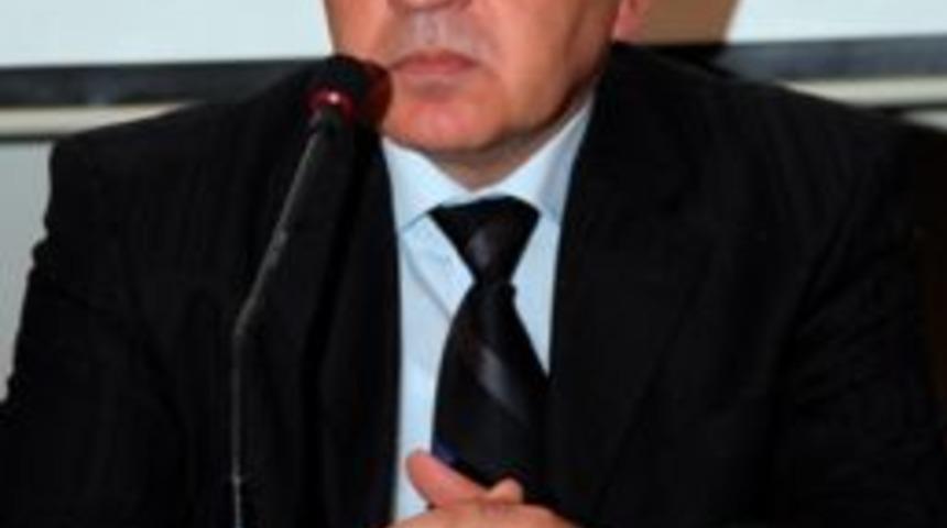 Km&uuml; Edebiyat Fak&uuml;ltesine Dekan Ataması Yapıldı