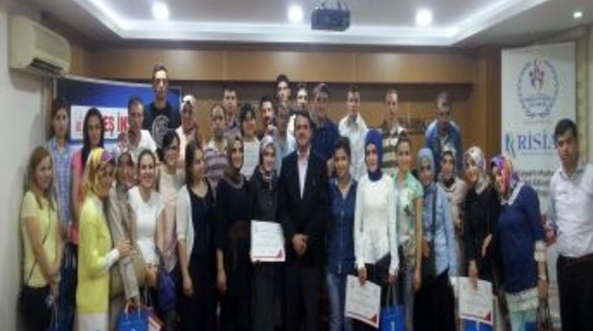 RİSİAD Kursiyerleri Sertifikalarını Aldı