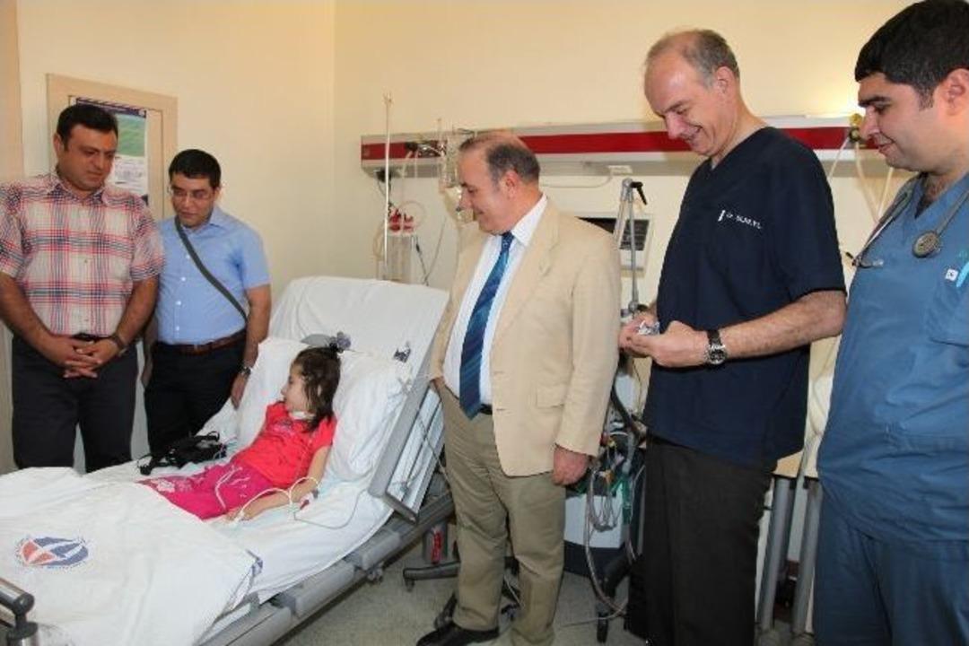 "odin'in Laneti"nden Ameliyatla Kurtuldu