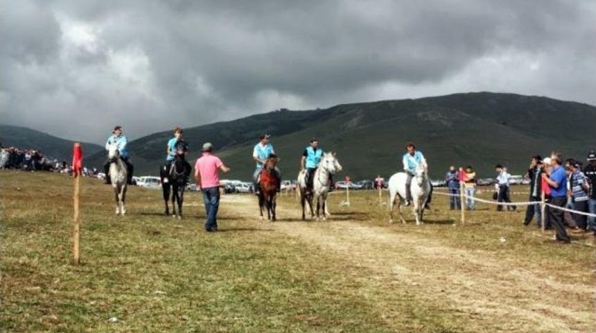 Perşembe Yaylası At Yarışları