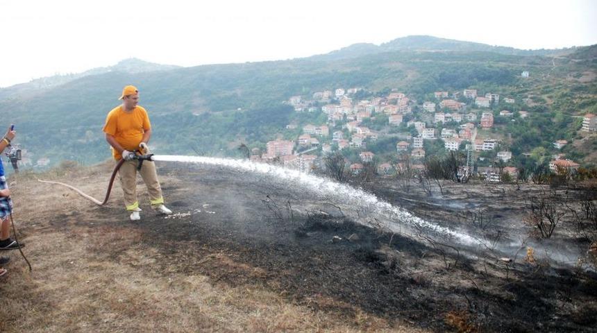 Zamanında Müdahaleyle Çalılık Yangını Büyümeden Söndürüldü