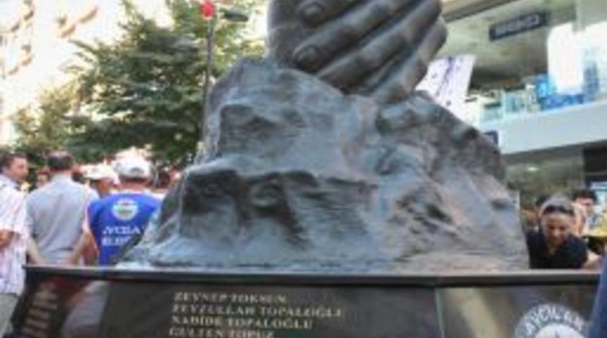 Deprem Anıtı Dualarla A&ccedil;ıldı