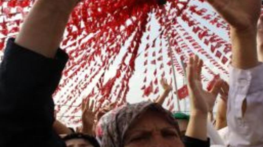 Yağmura Rağmen Başbakan'ı Beklediler