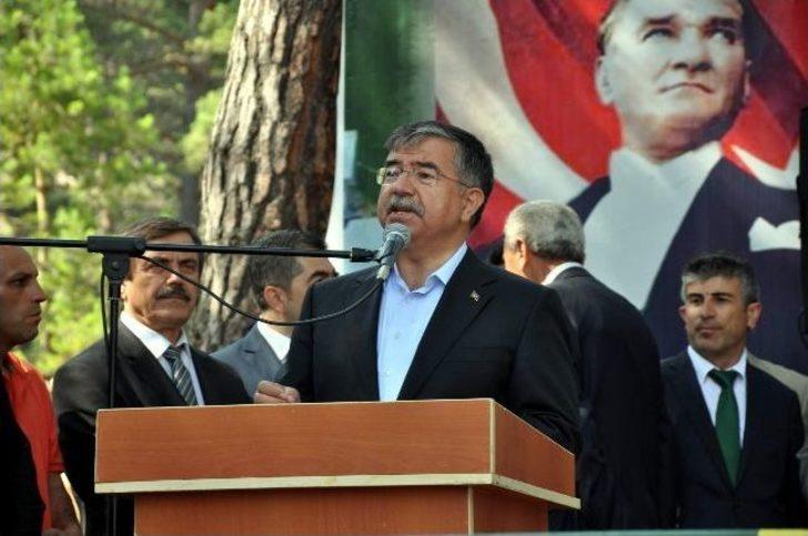 Milli Savunma Bakanı İsmet Yılmaz Sivas’ta G3