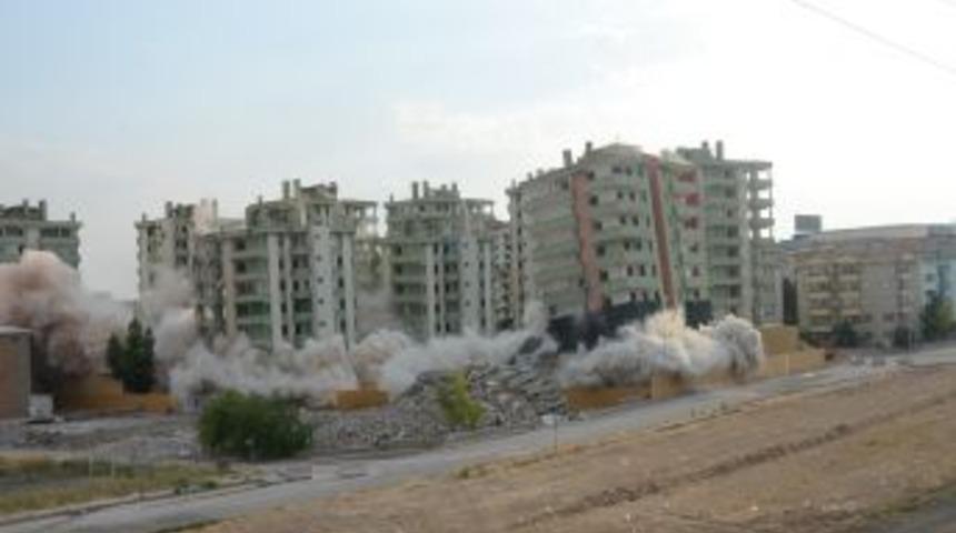 Başbakan&rsquo;ın Bursa&rsquo;dan Işaretiyle Ankara&rsquo;da 4 Bina Yıkıldı