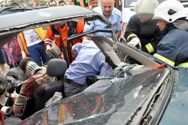 Karşı Yönden Gelen Kamyona Çarpan Otomobil Takla Attı: 3'ü Ağır 4 Yaralı