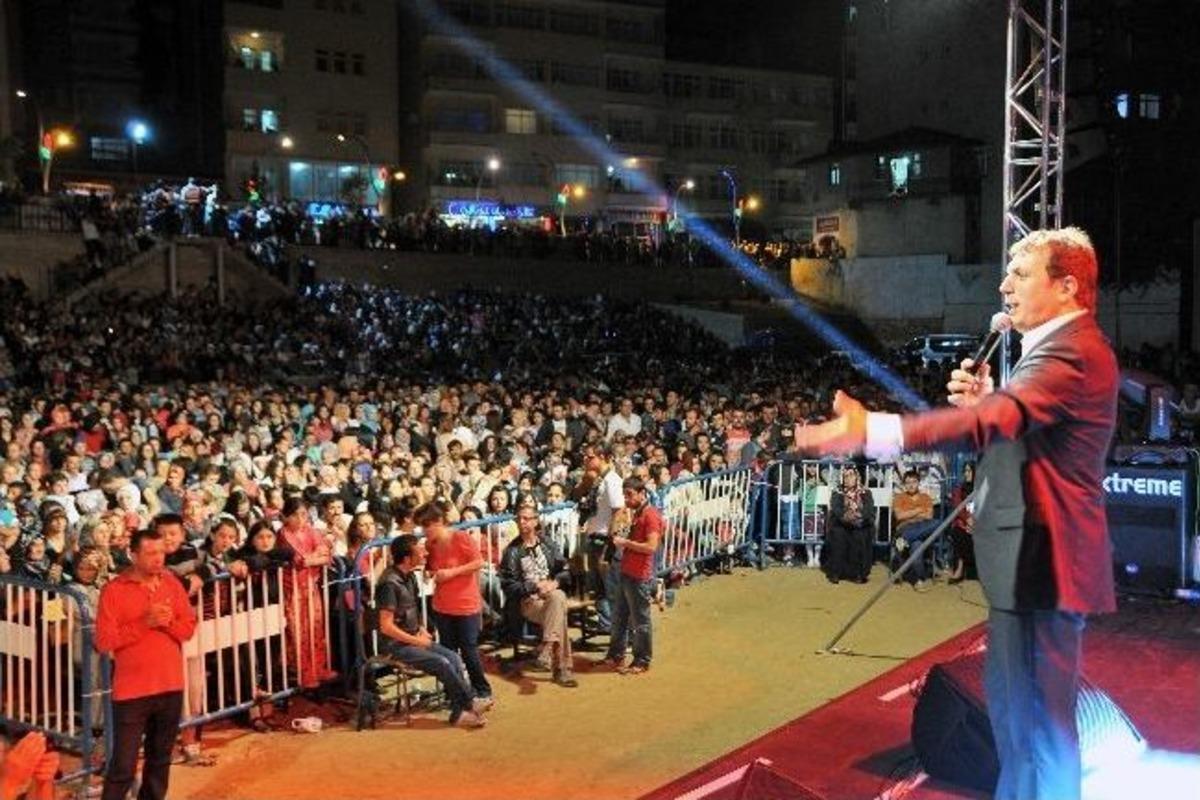 Gelmem Dedi Ama Geldi!