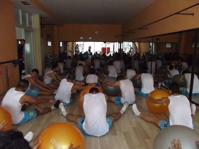 Çine Pilatesli Antrenman Yaptı