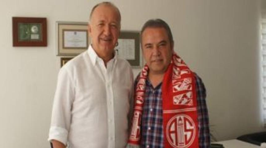 Başkan Böcek’ten Medical Park Antalyaspor’a Ziyaret