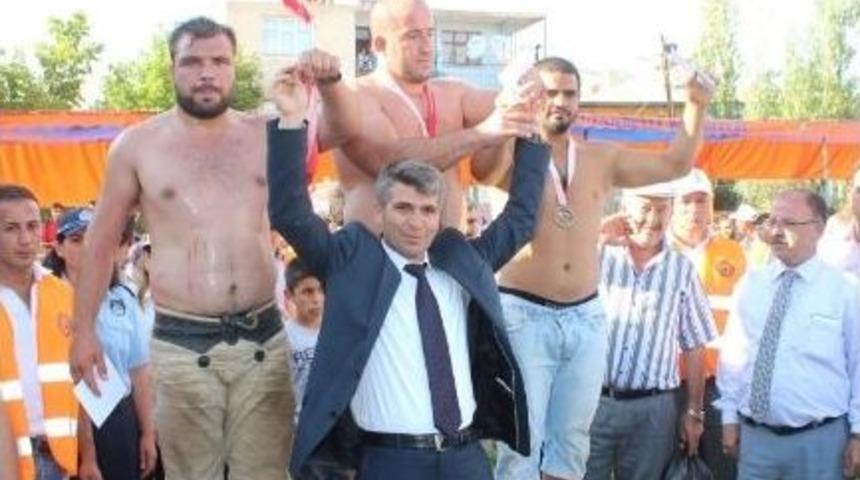 Tufanbeyli&rsquo;de Baş Pehlivan Sait Bing&ouml;l Oldu