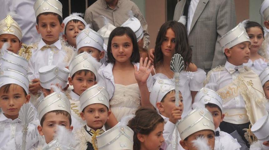 &Ccedil;orum'da 500 &Ccedil;ocuk Erkekliğe Ilk Adımını Attı