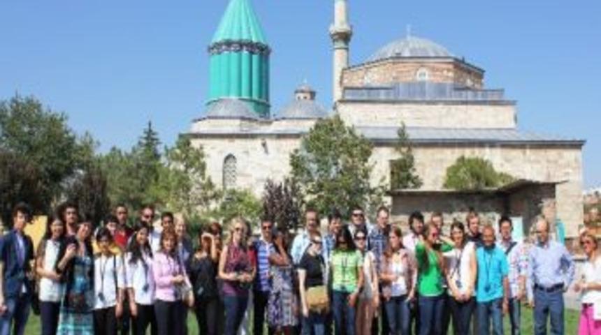Yabancı Tıp &Ouml;ğrencileri Mevlana M&uuml;zesi&rsquo;ni Ziyaret Etti