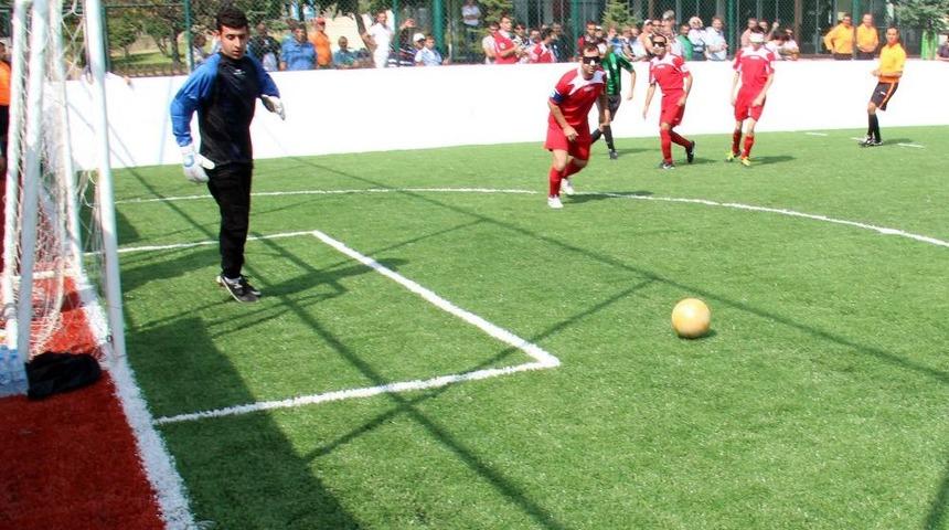 &Ccedil;ankaya Belediyesi&rsquo;nden Engellilere Futbol Sahası
