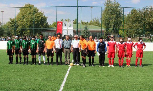 &Ccedil;ankaya Belediyesi&rsquo;nden Engellilere Futbol Sahası 3