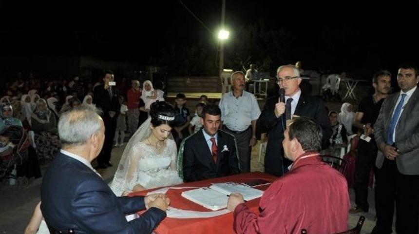 Vali Tuna, Şehit Ailesinin Mutluluğuna Ortak Oldu