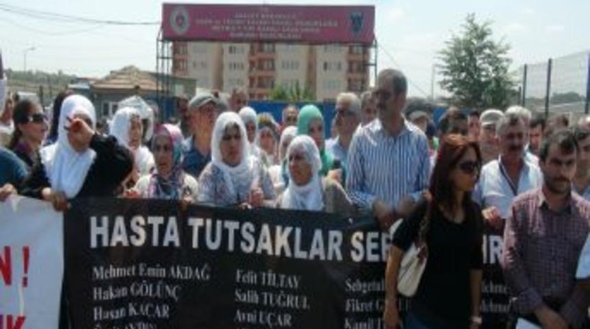 Cezaevi &Ouml;n&uuml;nde Eylem