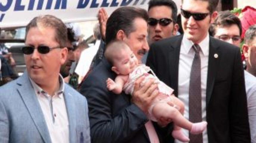 &Ccedil;elik: Gazetecileri Tutuklayarak Yapılan Işin Hukuksuz Olduğu Ortada