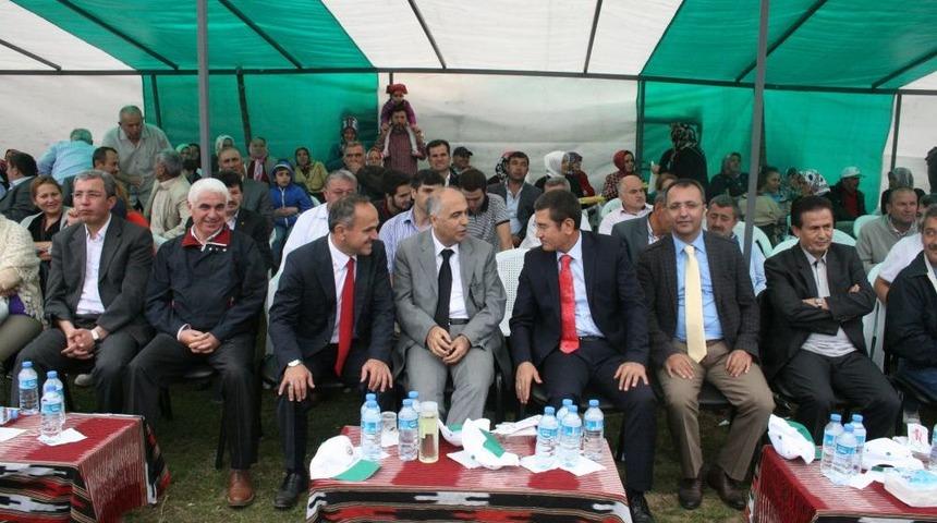 Giresun Valiliği'ne Atanan Karahan, Festivalde Horon Oynayarak G&ouml;reve Başladı