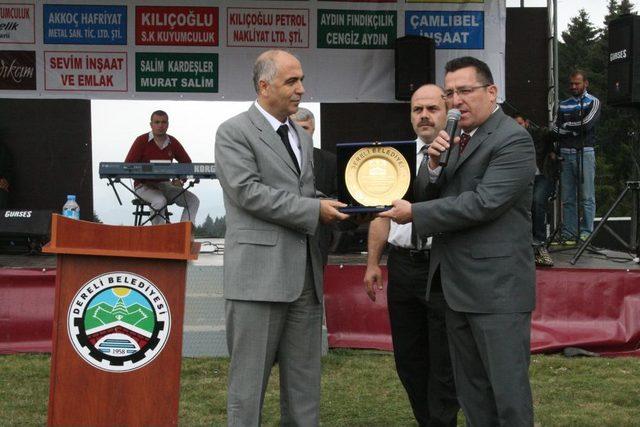 Giresun Valiliği ne Atanan Karahan, Festivalde Horon Oynayarak G&ouml;reve Başladı 2