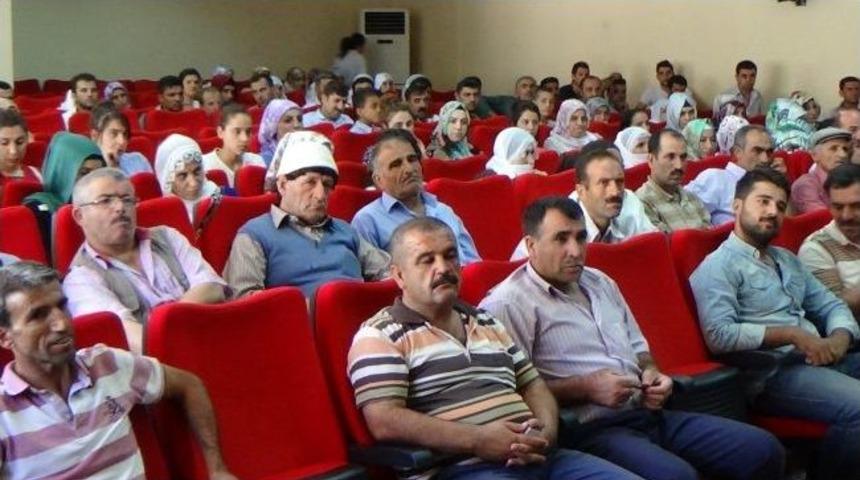 Ak Parti Kulp İl&ccedil;e Danışma Meclis Toplantısı D&uuml;zenlendi