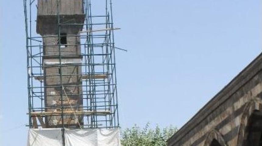 D&ouml;rt Ayaklı Minare&rsquo;nin Restorasyon &Ccedil;alışmaları S&uuml;r&uuml;yor