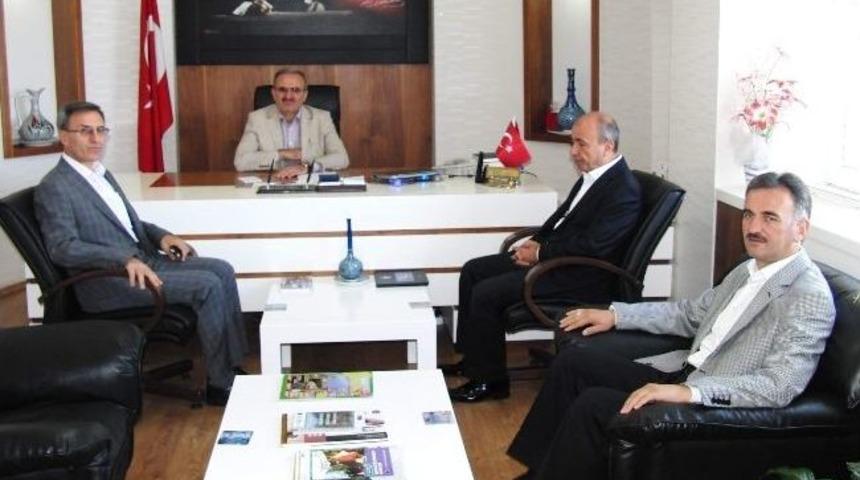 Vali M&uuml;nir Karaloğlu Gemlik'te