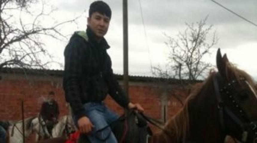 D&uuml;ğ&uuml;nde Havaya A&ccedil;ılan Ateş Canından Etti