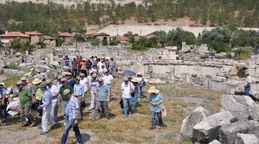 Arkeoloji &Uuml;niversitesi&rsquo;nin M&uuml;jdesi Stratonikeia&rsquo;da Verildi