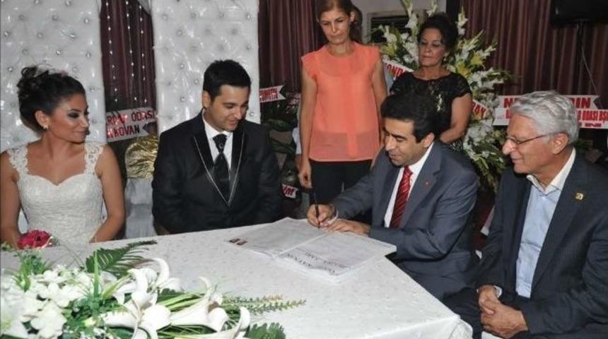 Vali G&uuml;zeloğlu Nikah Şahidi Oldu