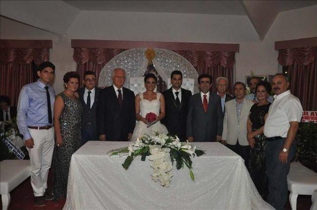 Vali Güzeloğlu Nikah Şahidi Oldu