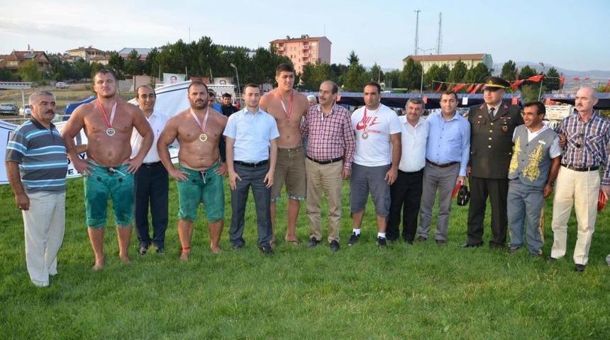 Hamam&ouml;z&uuml;'nde 15. Geleneksel Karakucak G&uuml;reşleri Yapıldı