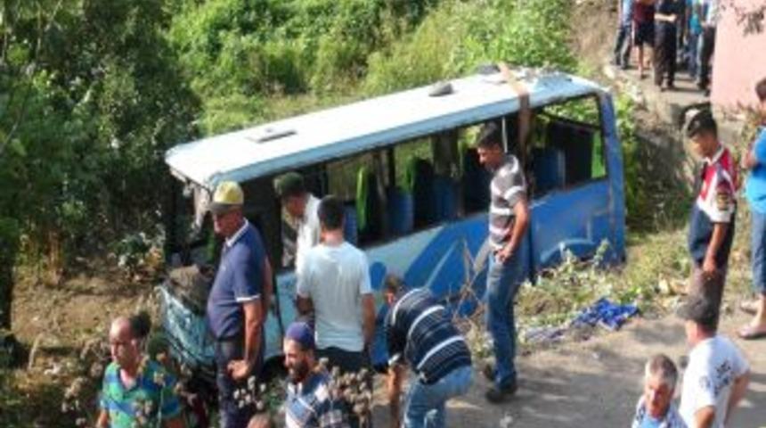 Zonguldak'ta Kaza: 4 &Uuml; Ağır, 37 Yaralı
