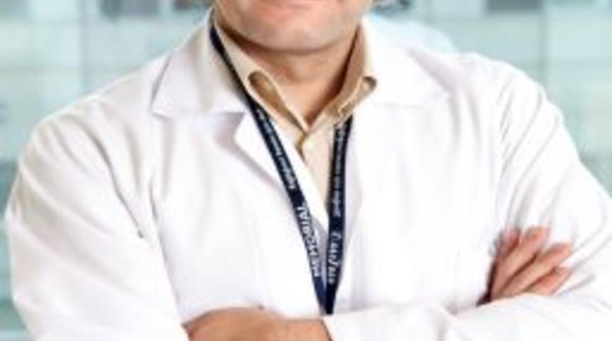 'Vaktinin &Ccedil;oğunu Ayna Karşısında Ge&ccedil;irenler Dismorfofobi Hastası Olabilir'