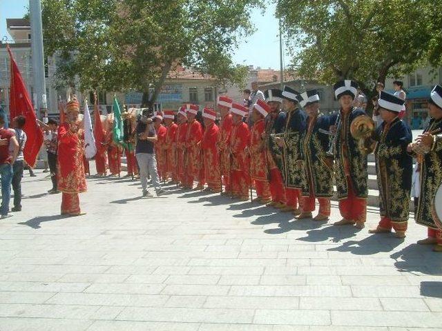 Burhaniye’de Mehteranlı Sünnet Düğünü