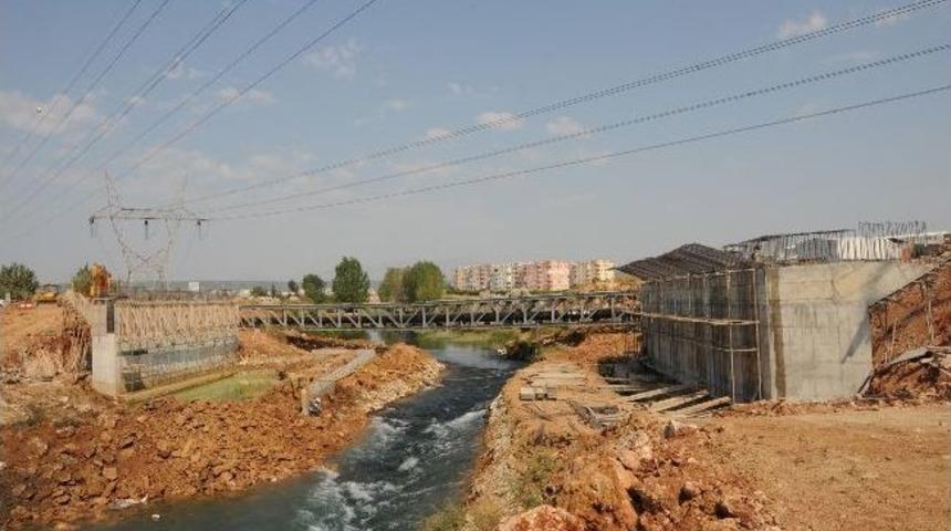 B&uuml;y&uuml;kşehir&rsquo;den D&uuml;den &Ccedil;ayı &Uuml;zerine K&ouml;pr&uuml;