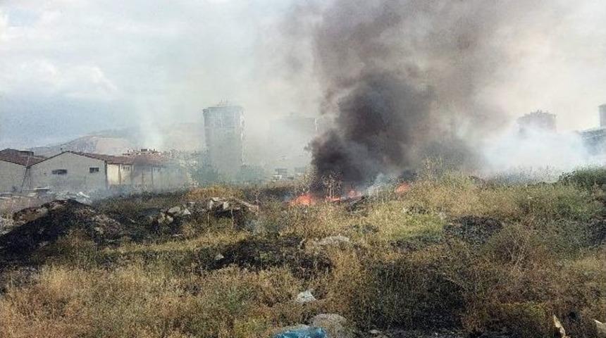 Boş Arazideki Yangın Korkuttu