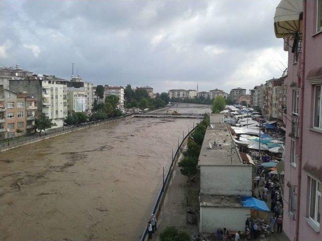 Terme Çayı Yükseldi