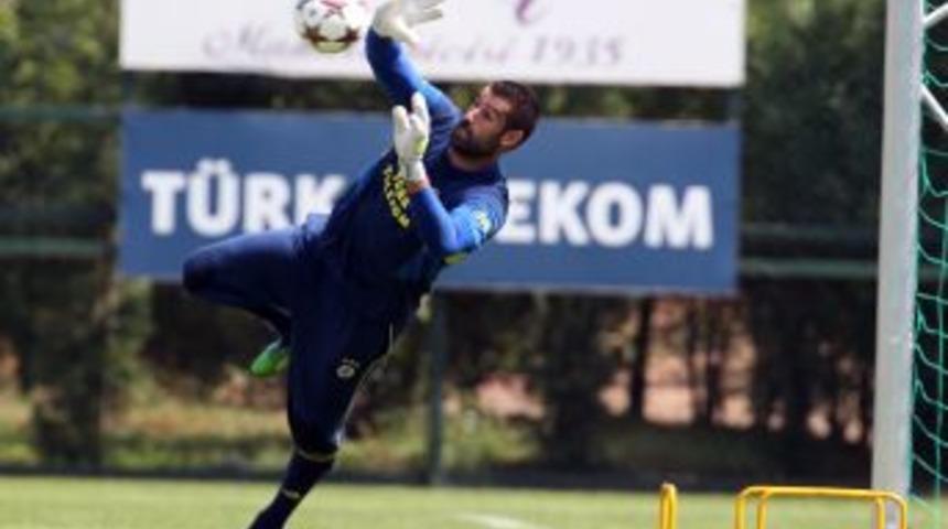 Fenerbah&ccedil;e'de Mehmet Topal Takımla Birlikte &Ccedil;alışmalara Başladı