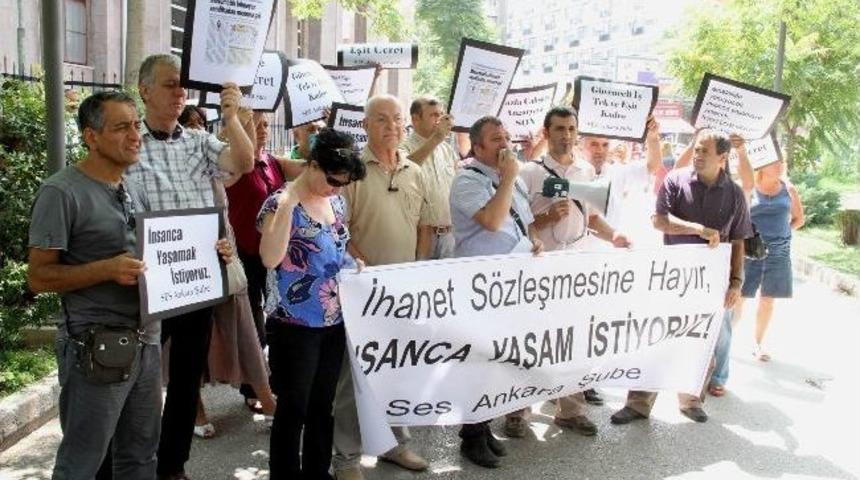 Ses Toplu G&ouml;r&uuml;şme S&uuml;recini Protesto Etti