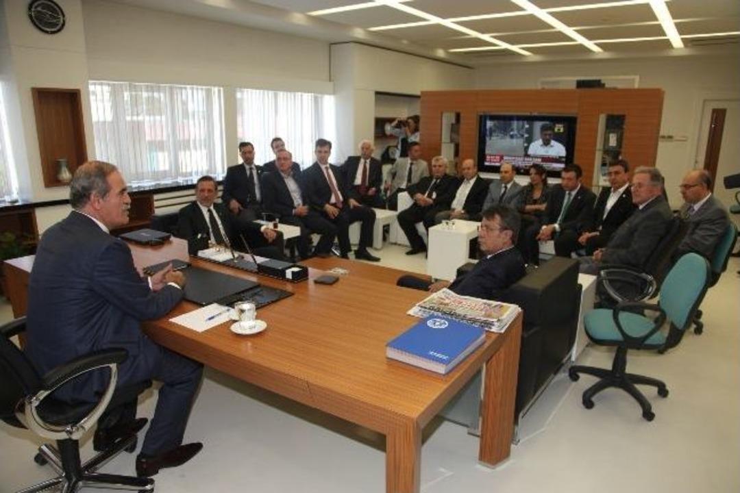 Patronlardan Yerli Tramvay &Ouml;vg&uuml;s&uuml;