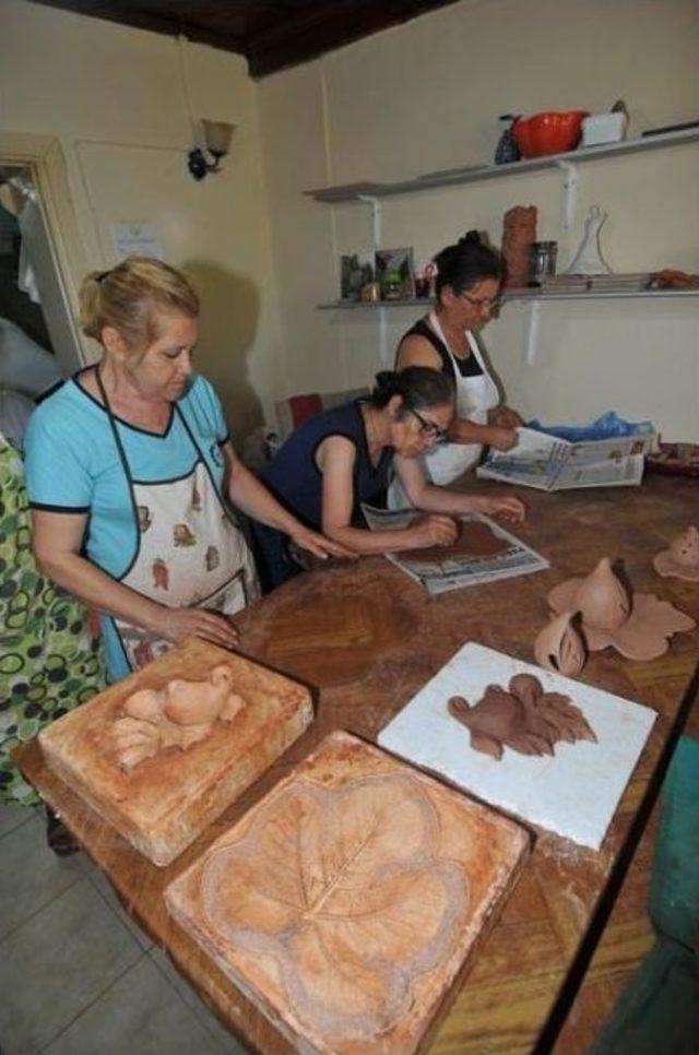 Güzelbahçeli Emeklilerin Seramik Aşkı