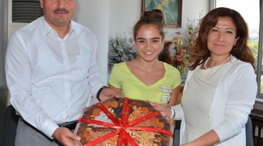 Ekonomi Yazarlarından Ahmet &Ccedil;akır&rsquo;a Ziyaret