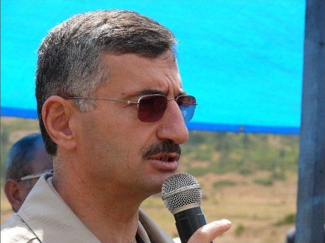 Vali Bektaş &Ccedil;atalzeytin Koru Yaylasında Kar Kuyusuna İndi 1