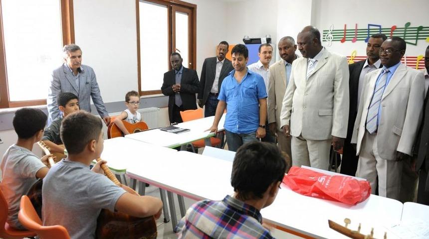 Sudanlı Belediye Başkanlarından Bağcılar'a &Ouml;vg&uuml;