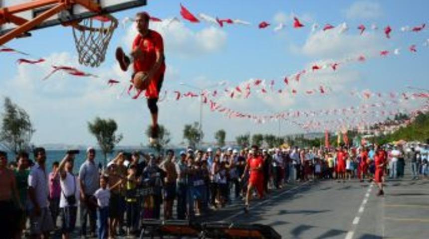 Sahil Festivali Renkli G&ouml;r&uuml;nt&uuml;lere Sahne Oldu