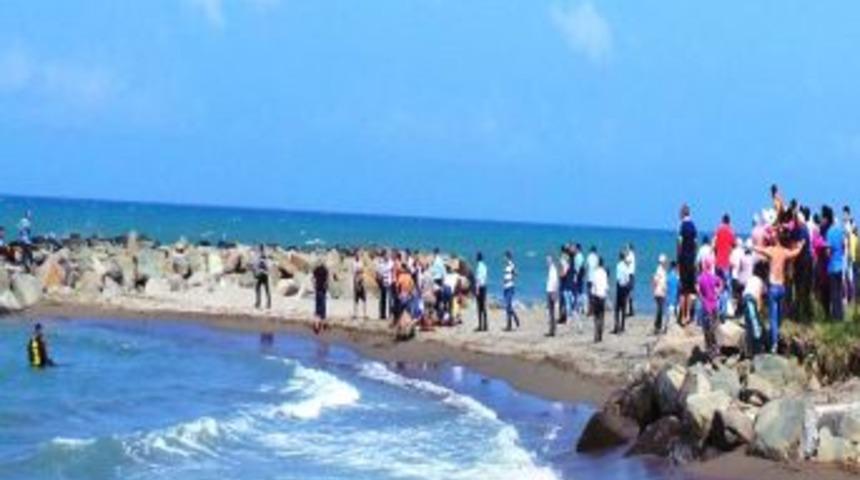 Ordu'da Denize Giren &Uuml;&ccedil; Arkadaştan Biri Boğularak Hayatını Kaybetti