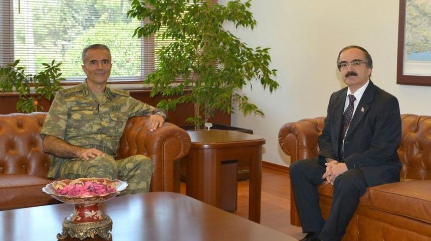 Vali Coş&rsquo;tan, T&uuml;mgeneral K&ouml;se&rsquo;ye Iade-i Ziyaret