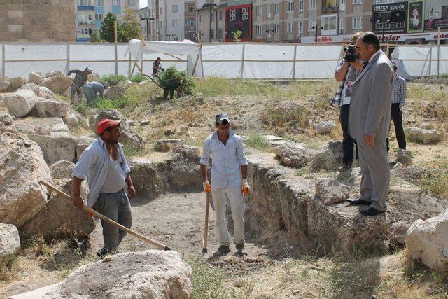 Sivas'ta Tarihi Alana Dökülen Hafriyat Temizleniyor